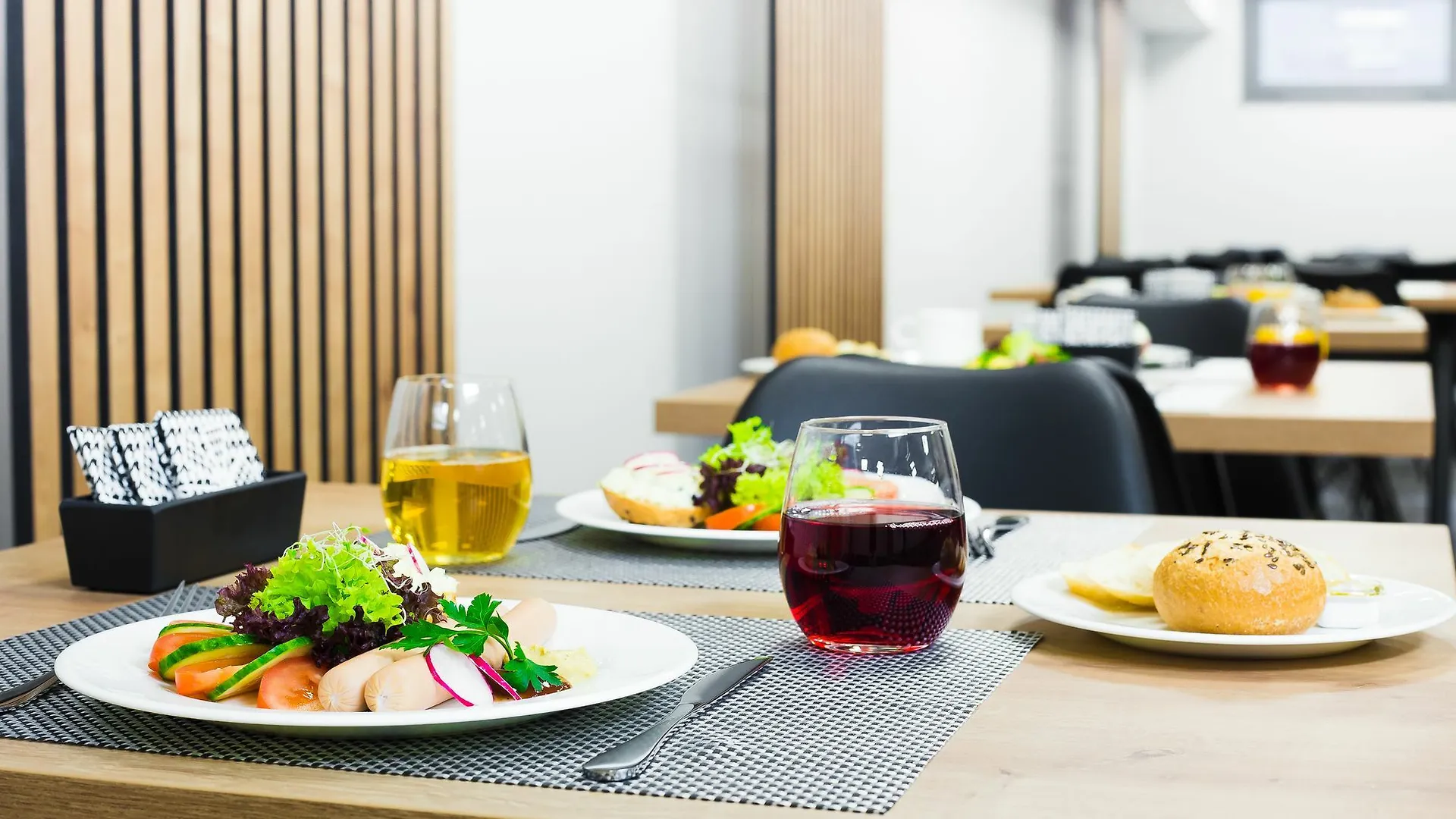 **  Waw Hotel Airport Okecie Warschau Polen